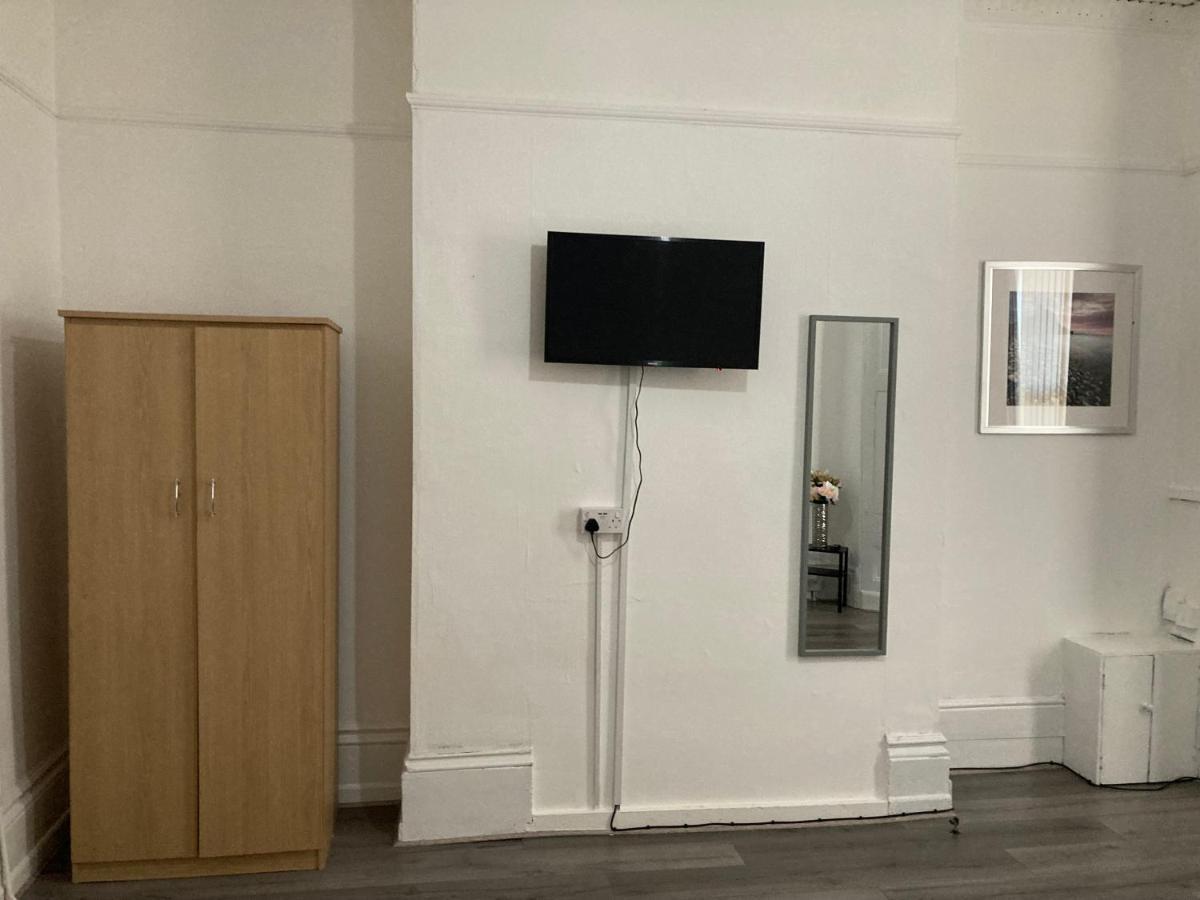 Chosen Rocky Lane Private Rooms Liverpool Exterior photo