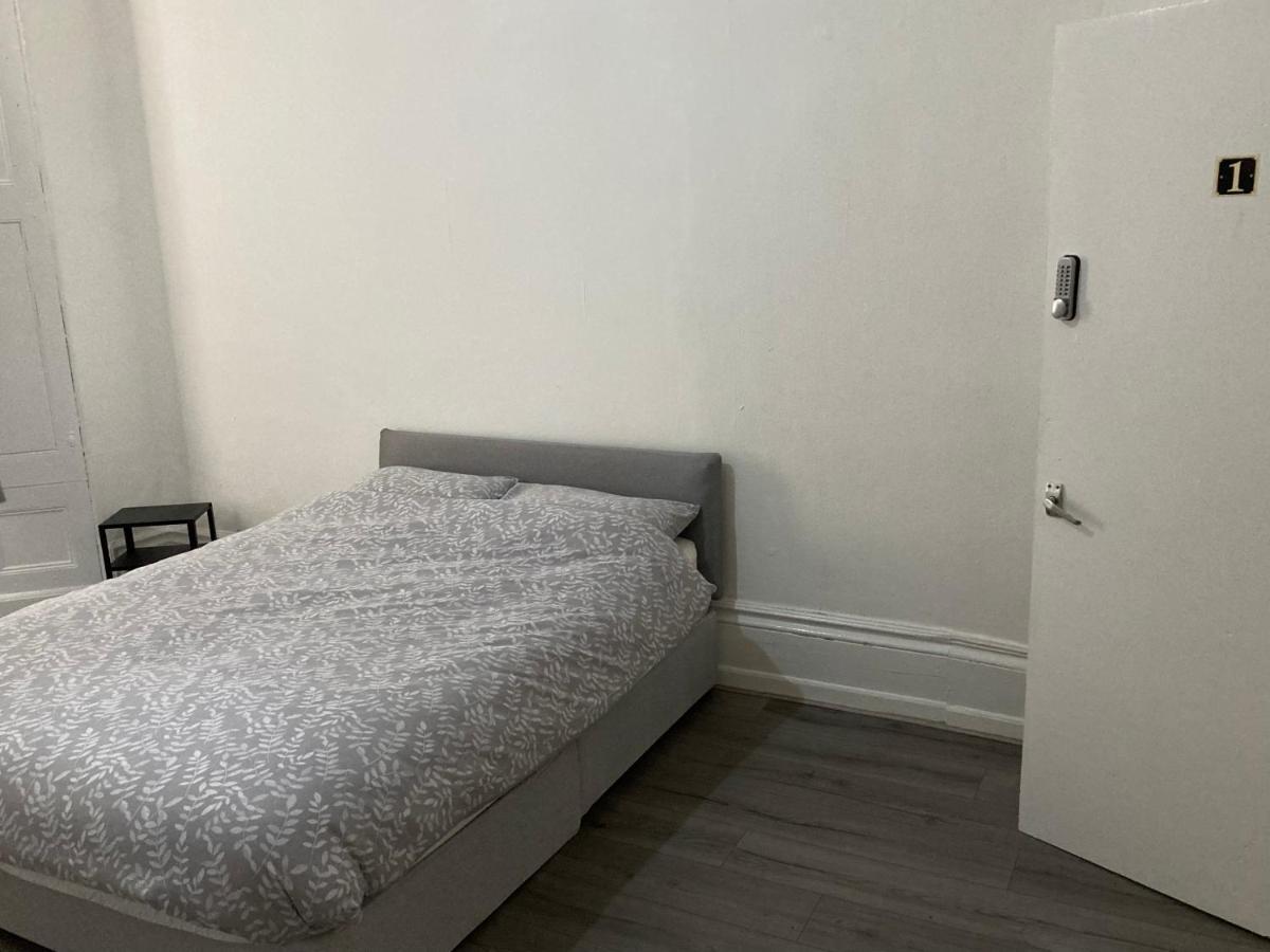 Chosen Rocky Lane Private Rooms Liverpool Exterior photo